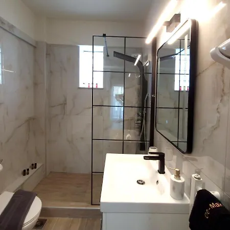 Terra Deluxe Residences Apartman